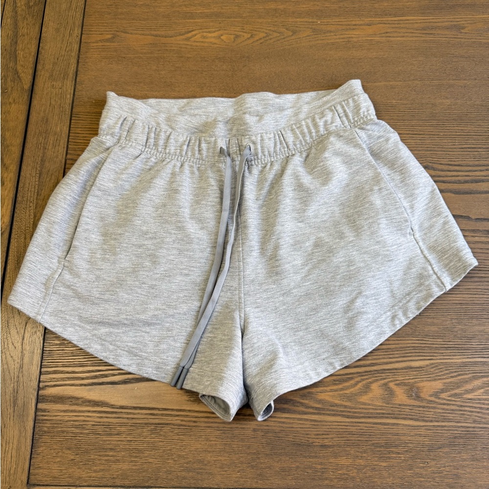 Lululemon Scuba Gray Women's Shorts